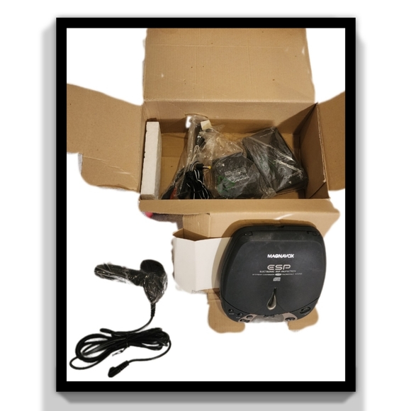 Magnavox Portable CD Player - Picture 10 of 15